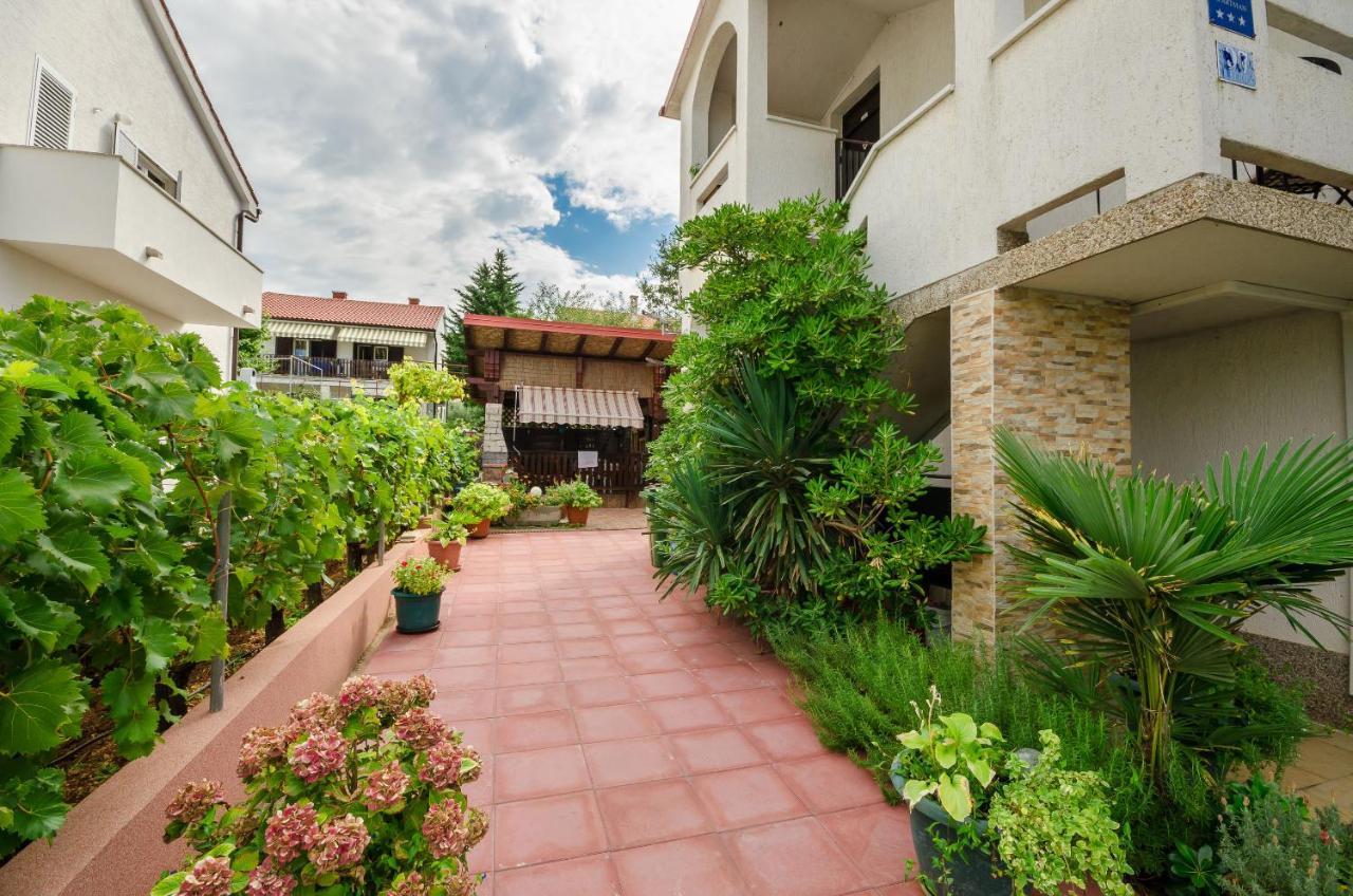 Apartments Branka Punat Exterior foto
